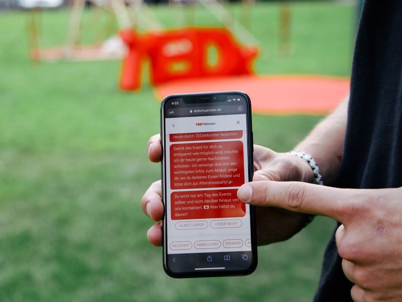 The chatbot "Teddy" on an iPhone