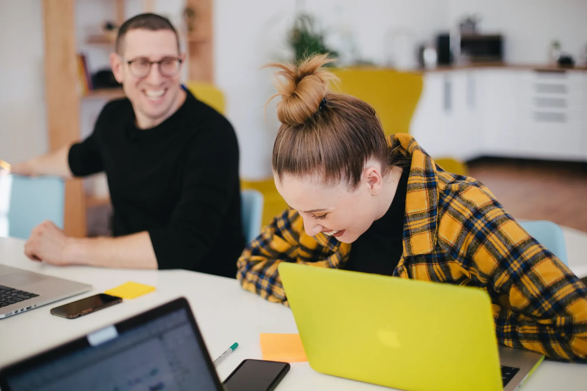 Emmie, the digital assistant of R+V Versicherung in chat